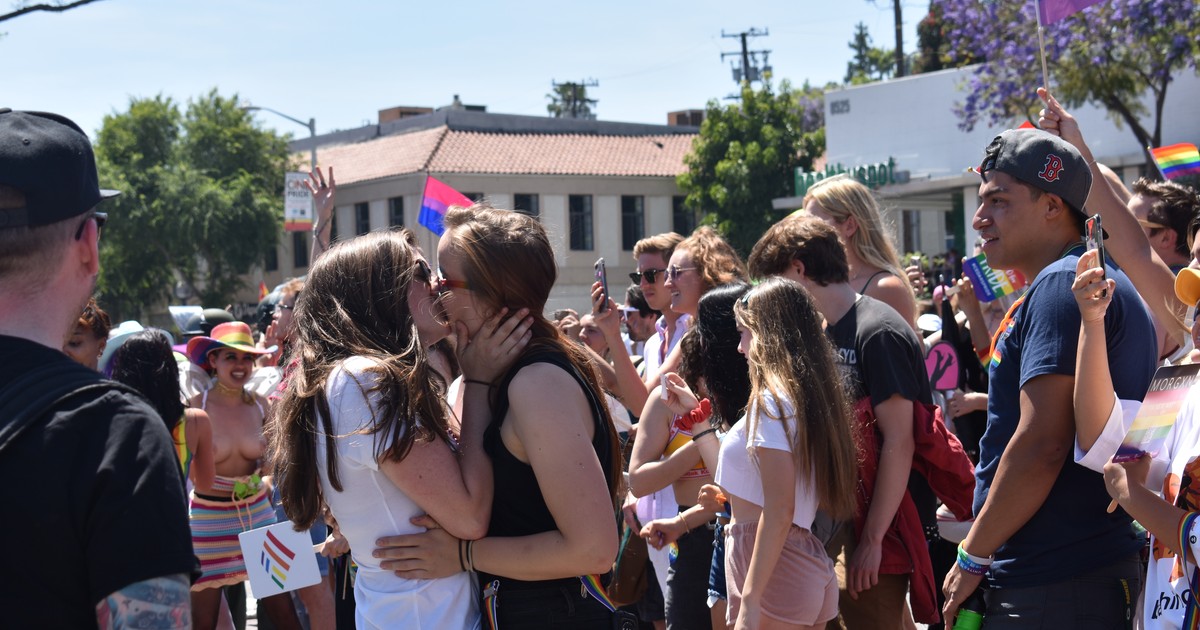 Jeunes femmes Gen Z lesbiennes et bisexuelles, étude internationale identité saphique 2026