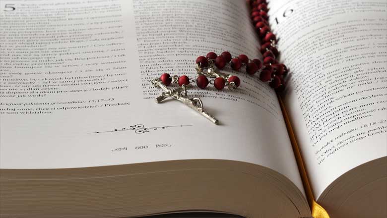 homosexualite-bible2 Bible et homosexualité - Quand la religion bannit les lesbiennes et les gays