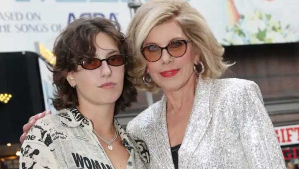 christine-baranski-et-king-princess-en-couple-lesbien-la-rumeur-dune-relation-amoureuse-malgre-47-ans-decart-21c5c036 image